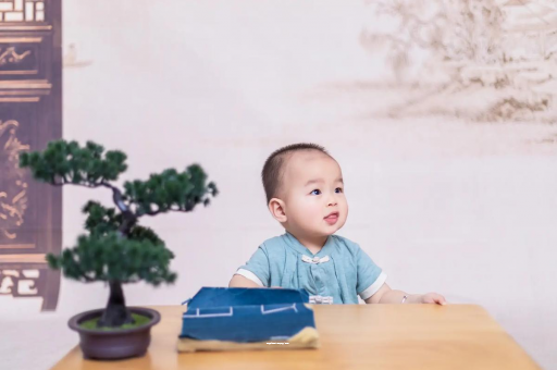 长沙怀孕肚子中间凹两边凸